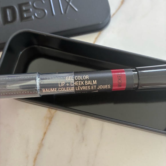 Nudestix Lip and Cheek Pencil with tin Case. Brand new! Sealed. Colour= wicked - Picture 7 of 9